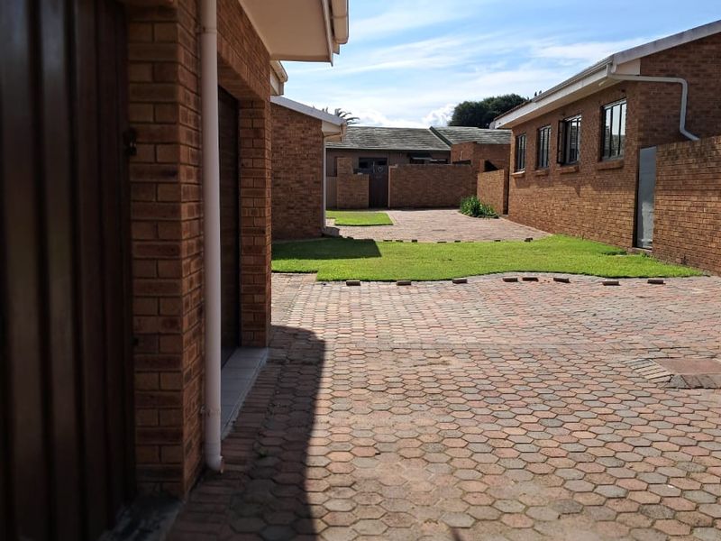 Townhouse For Sale In Hartenbos - Photo 8