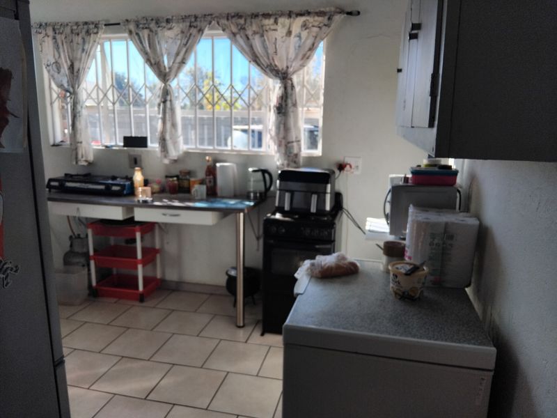4 Bedroom family home for sale - Photo 6