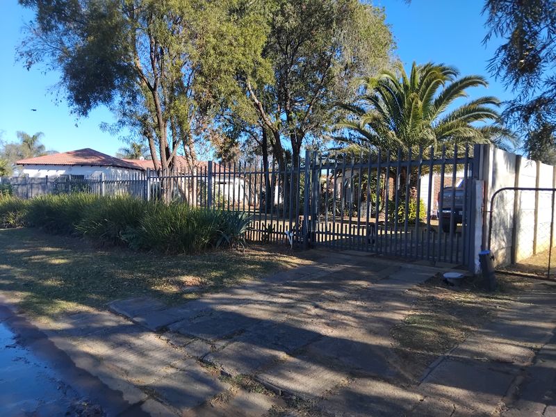 4 Bedroom family home for sale - Photo 5