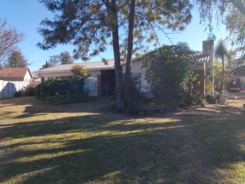 4 Bedroom family home for sale - Photo 2