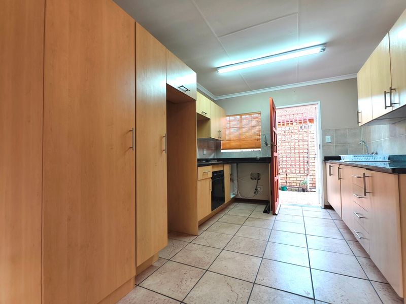 2 Bedroom Townhouse in The Reeds - Photo 8