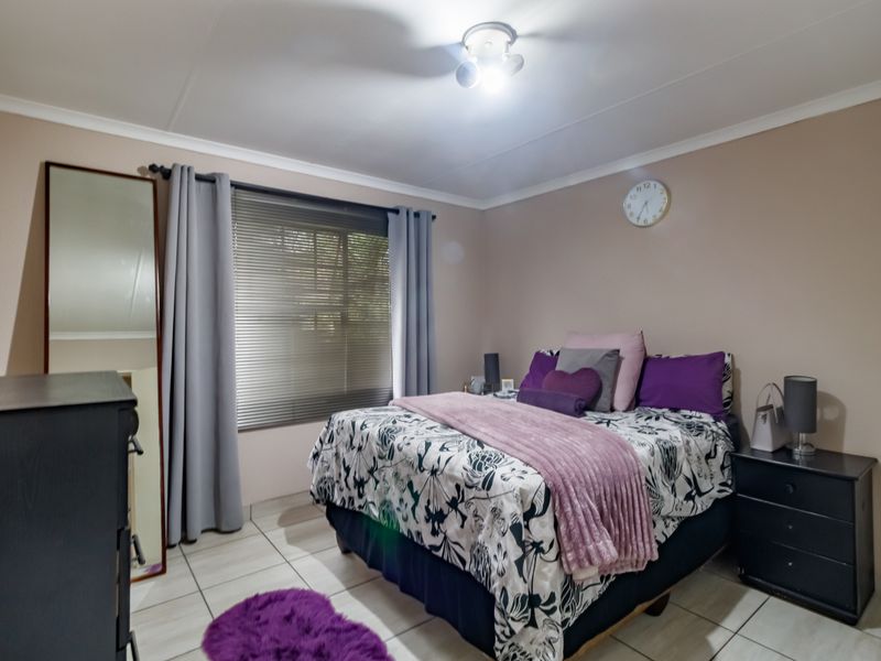 2 Bedroom at Rosewood Complex - Photo 6