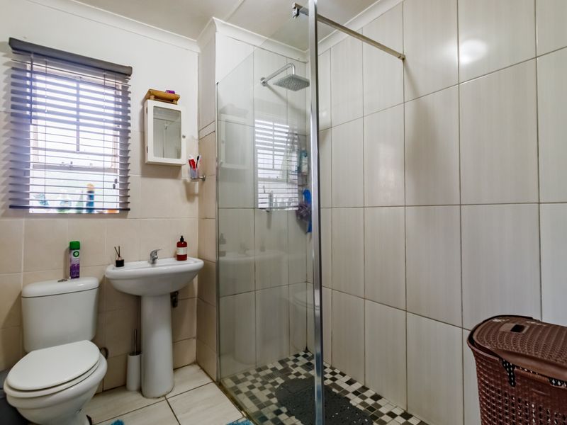 2 Bedroom at Rosewood Complex - Photo 8