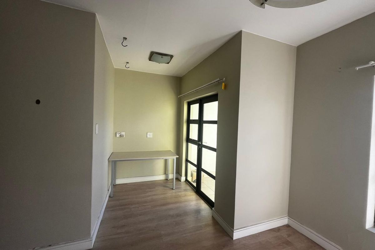 1 Bed  Apartment 3rd Floor  for rent at The Link - Photo 5