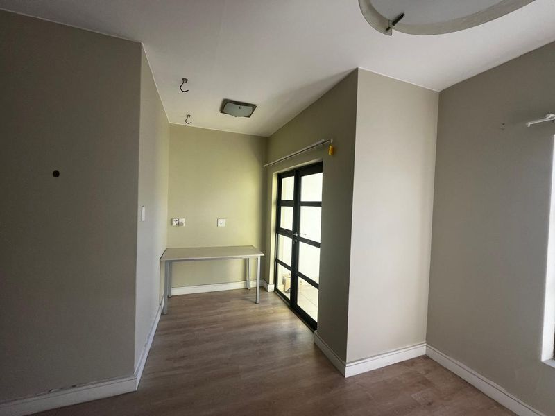 1 Bed  Apartment 3rd Floor  for rent at The Link - Photo 5