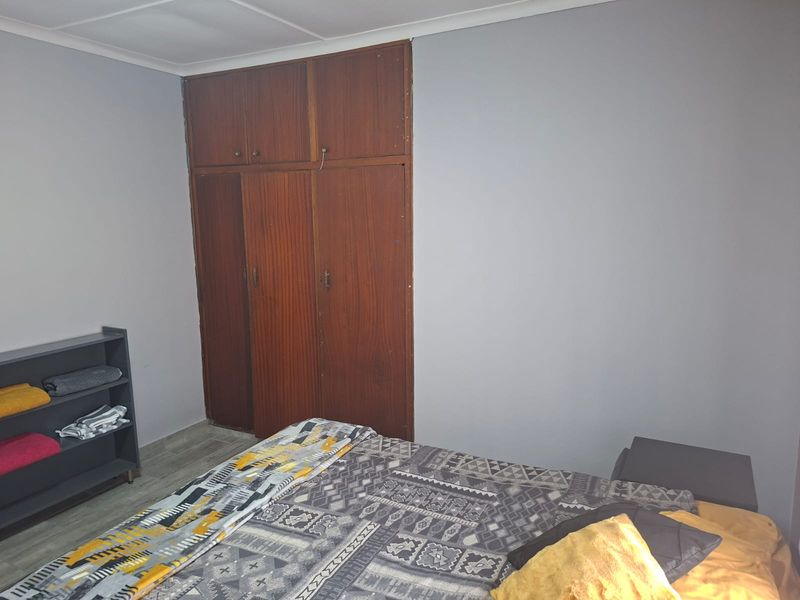**Renovated 3-Bedroom Home with Flatlet in Arbor Park** - Photo 8