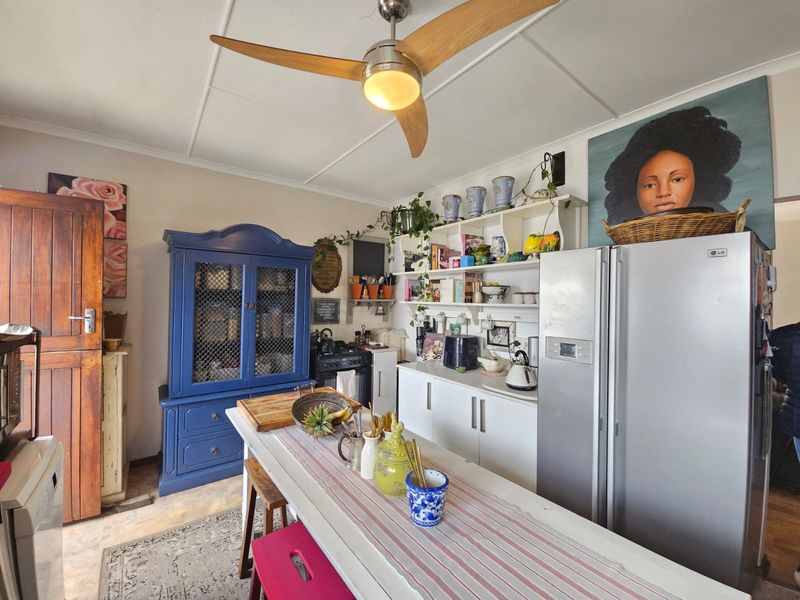 Neat, Move-in Ready Family Home with Charming Appeal - Photo 10