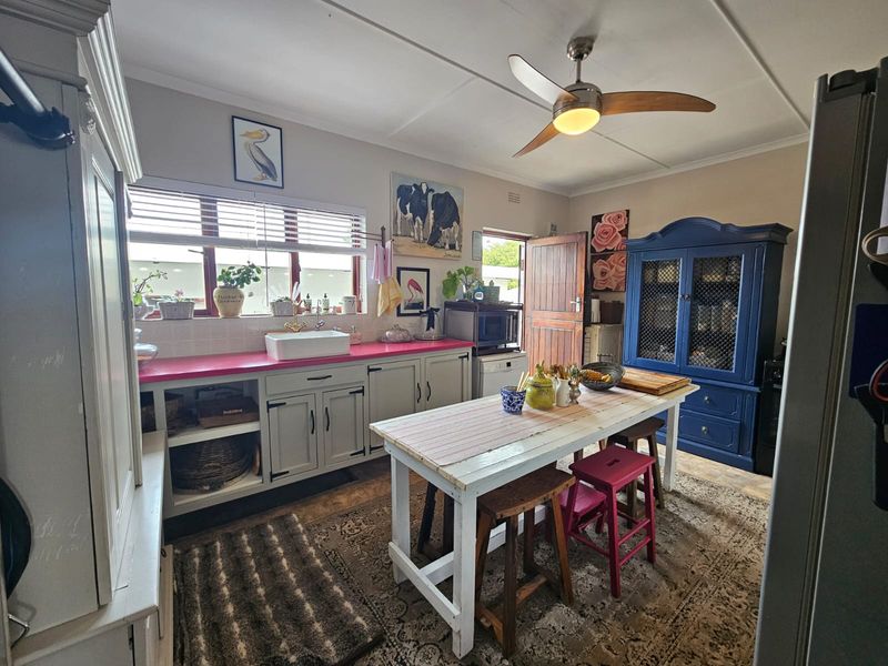 Neat, Move-in Ready Family Home with Charming Appeal - Photo 9