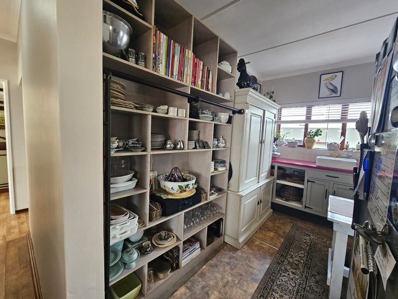 Neat, Move-in Ready Family Home with Charming Appeal - Photo 7