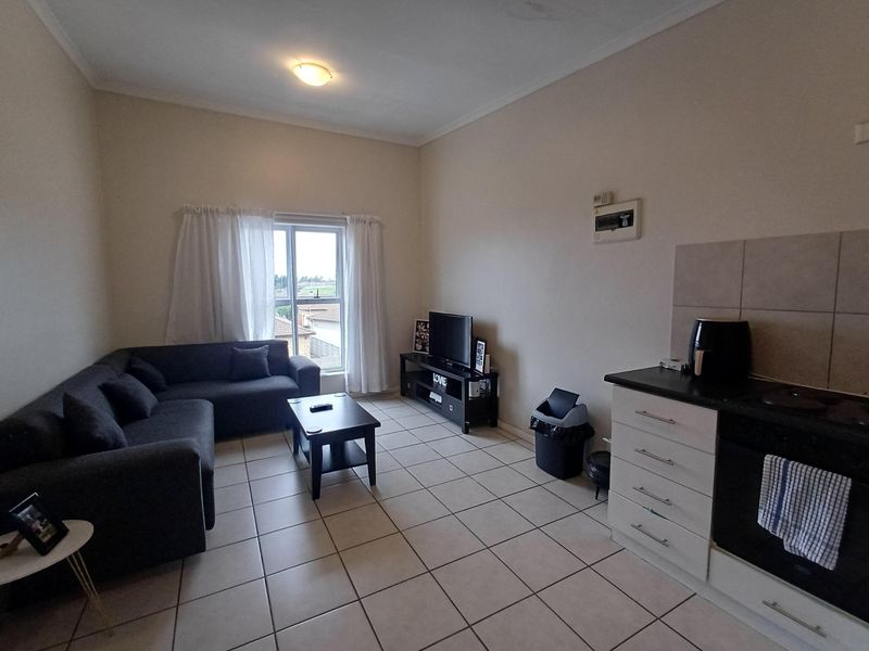 Sunny 2-Bedroom Apartment to Rent in Blackstone, Sonkring, Brackenfell - Photo 1