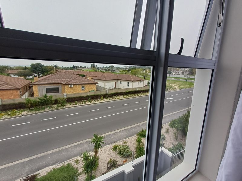 Sunny 2-Bedroom Apartment to Rent in Blackstone, Sonkring, Brackenfell - Photo 9