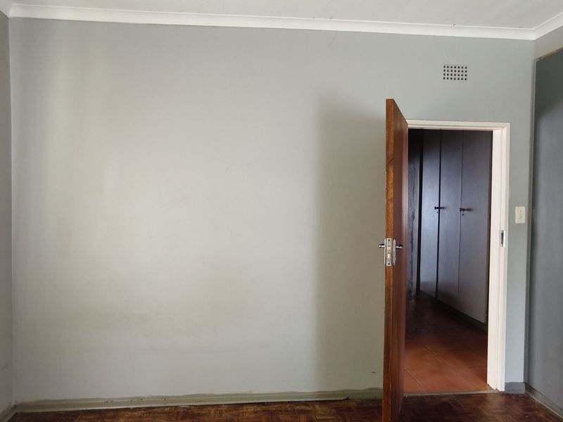 Neat and Spacious - Photo 5