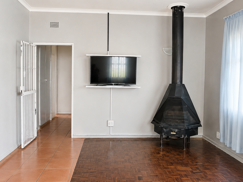 Neat and Spacious - Photo 2