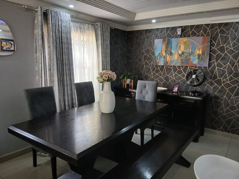 Your dream family home awaits in Glenway Estate - Photo 5