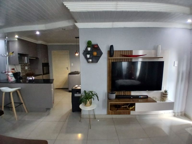 Your dream family home awaits in Glenway Estate - Photo 4