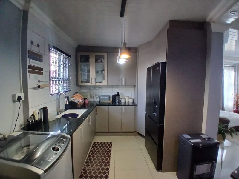 Your dream family home awaits in Glenway Estate - Photo 7