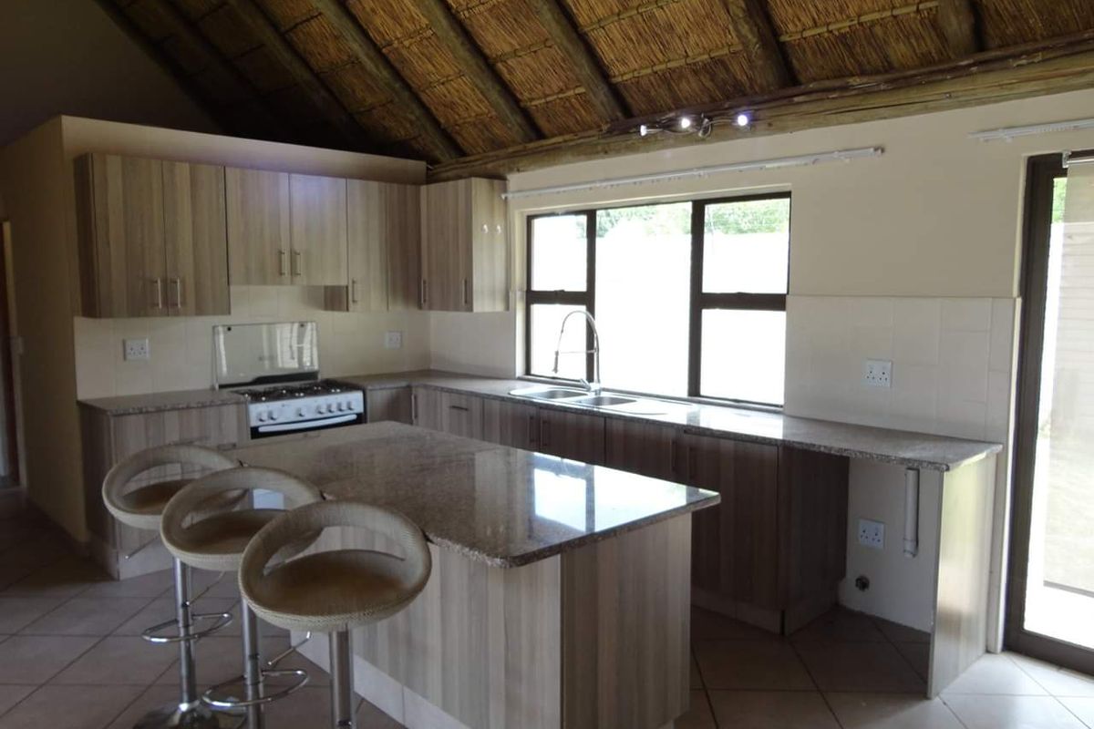 2 Bedroom Thatched Cluster with Modern Convenience - Photo 2
