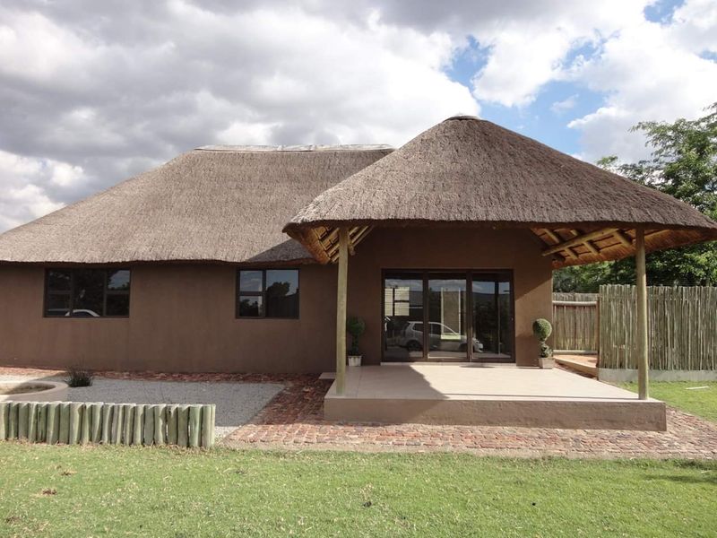 2 Bedroom Thatched Cluster with Modern Convenience - Photo 1