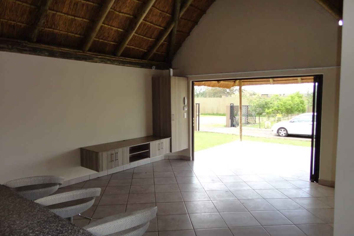 2 Bedroom Thatched Cluster with Modern Convenience - Photo 3