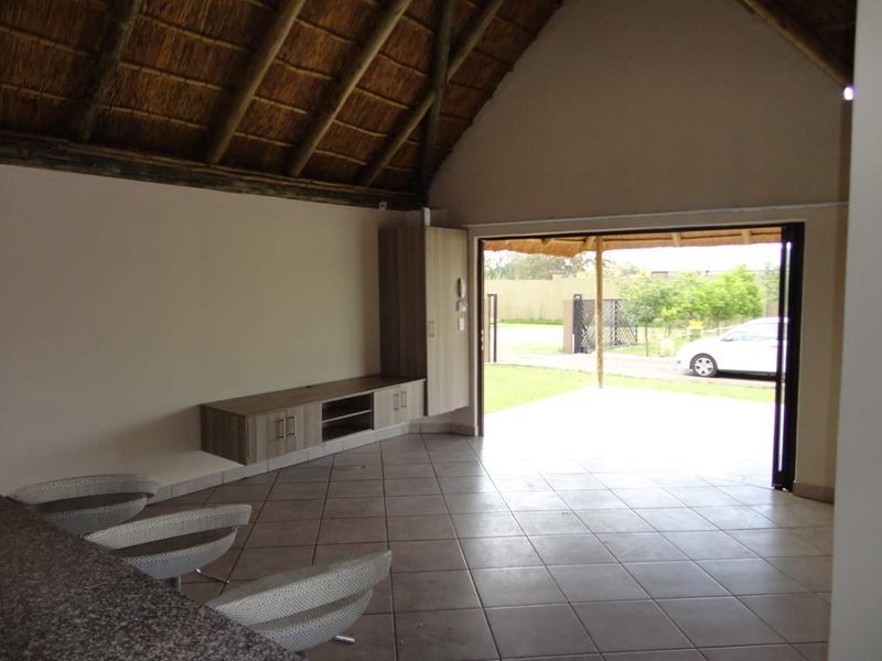 2 Bedroom Thatched Cluster with Modern Convenience - Photo 3