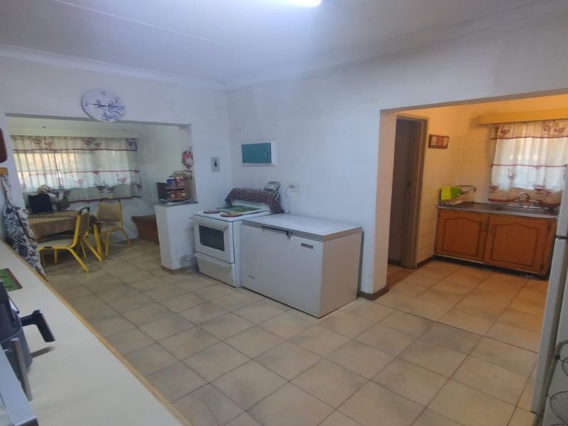 Freehold For Sale In Bloemfontein - Photo 6