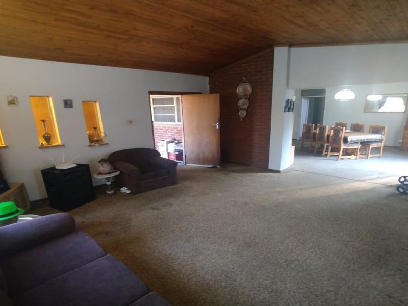 Freehold For Sale In Bloemfontein - Photo 2