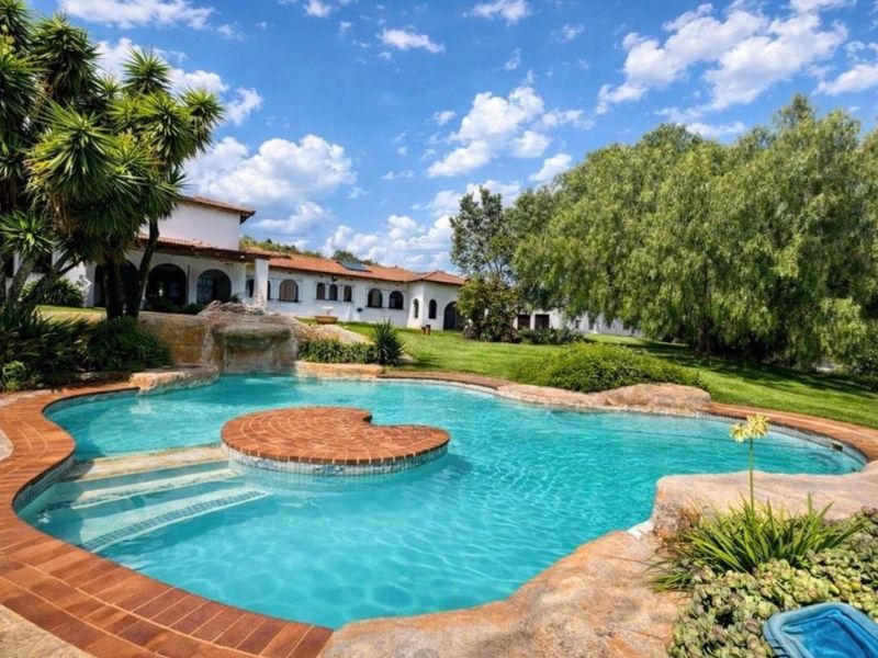 Rare Diamond -Security -Views -Absolute Luxury in the Heart of Tranquility!!! - Photo 3