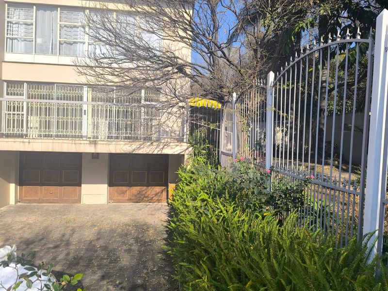 Riverside Living in the Heart of South Crest – Where Space, Security & Nature Meet - Photo 3