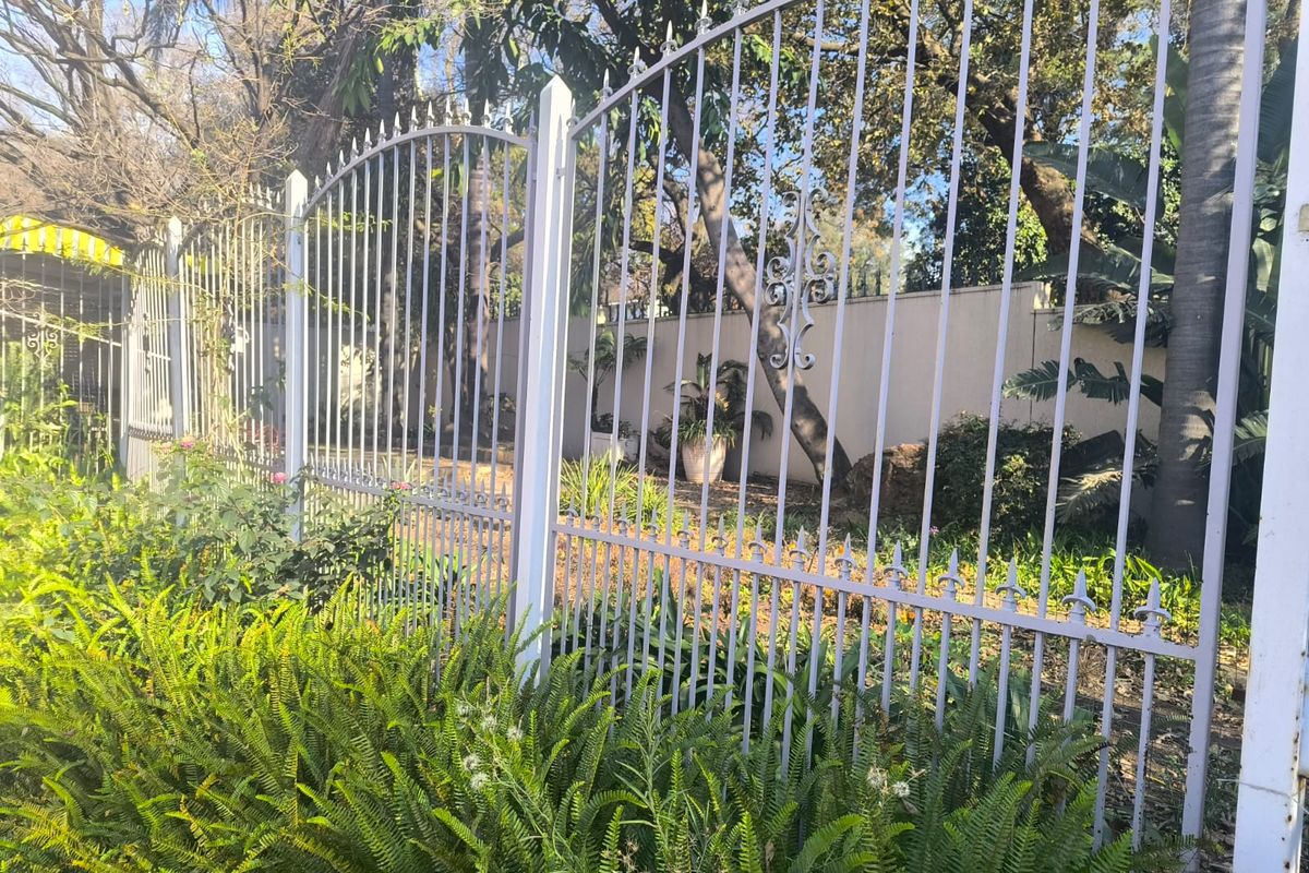 Riverside Living in the Heart of South Crest – Where Space, Security & Nature Meet - Photo 2
