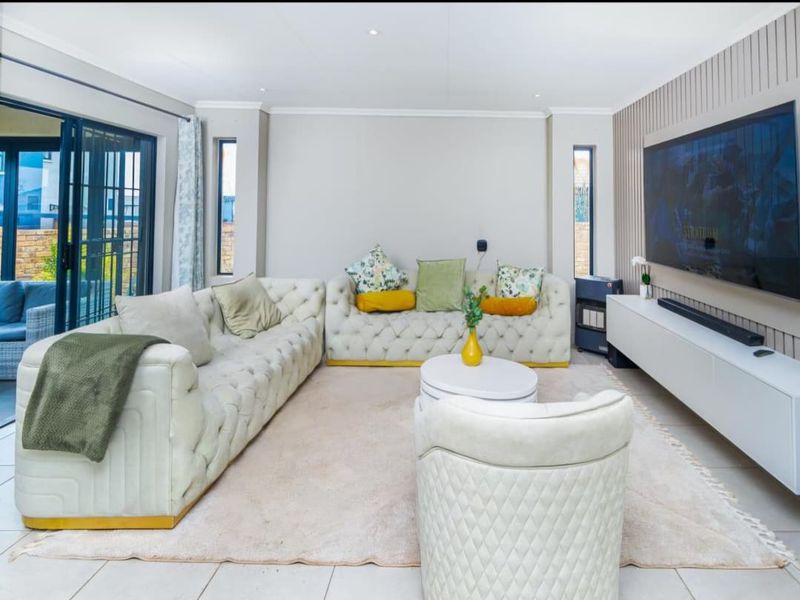 Modern 3-Bedroom Family Home in Lion Pride Lifestyle Estate - Photo 6