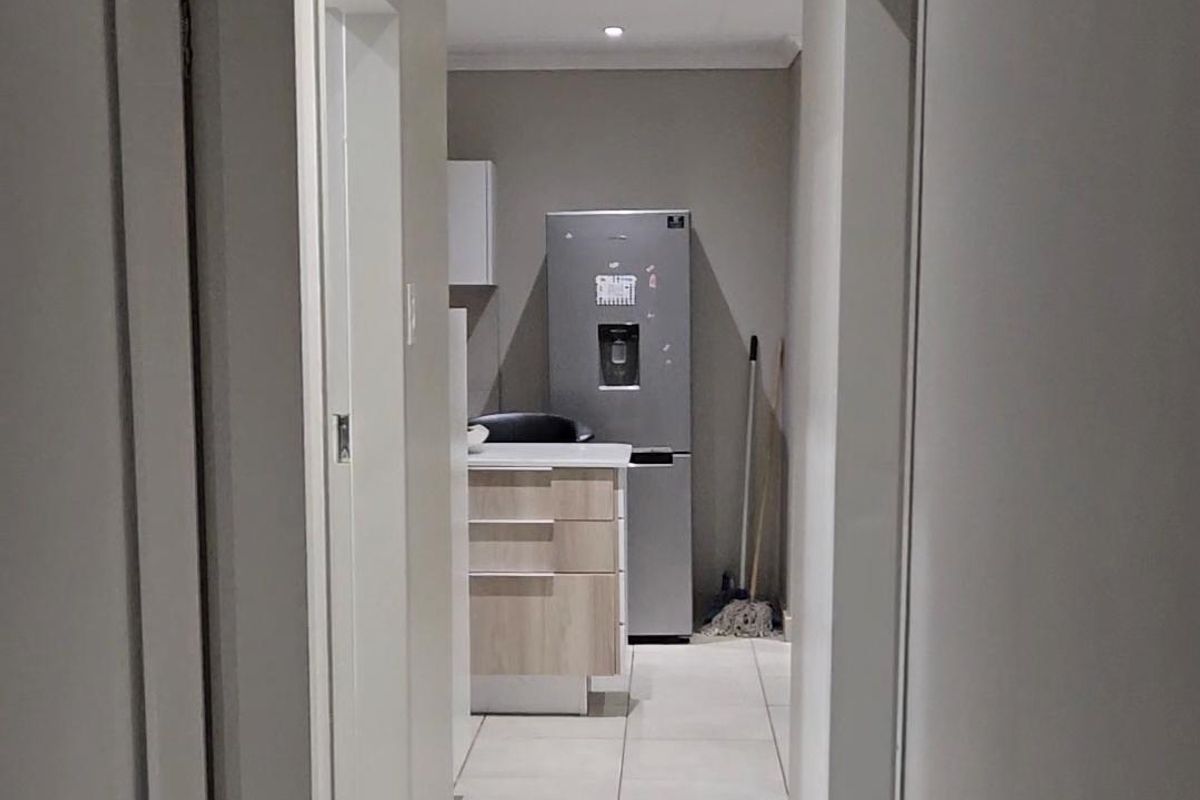 Modern 3-Bedroom Family Home in Lion Pride Lifestyle Estate - Photo 4