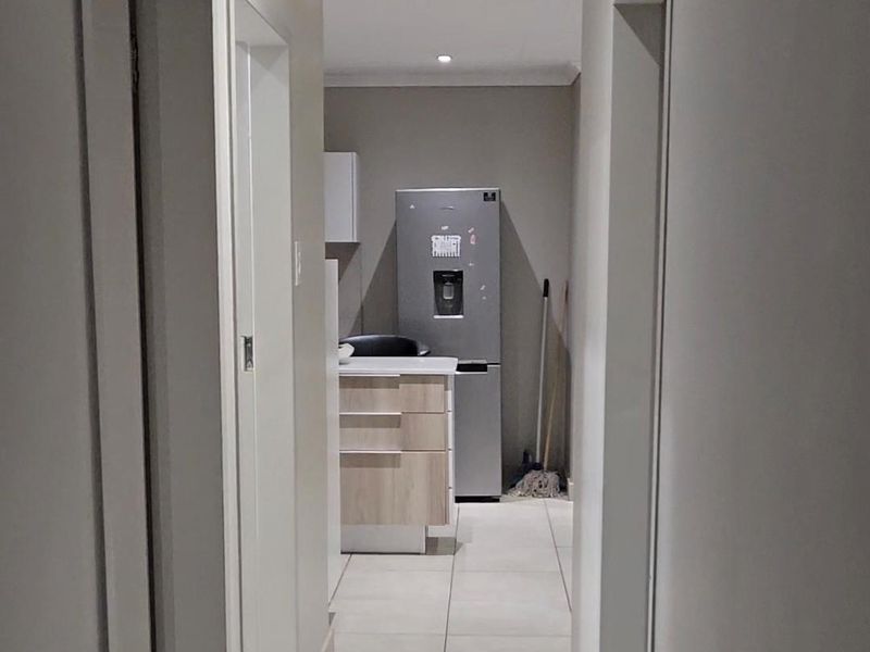 Modern 3-Bedroom Family Home in Lion Pride Lifestyle Estate - Photo 4