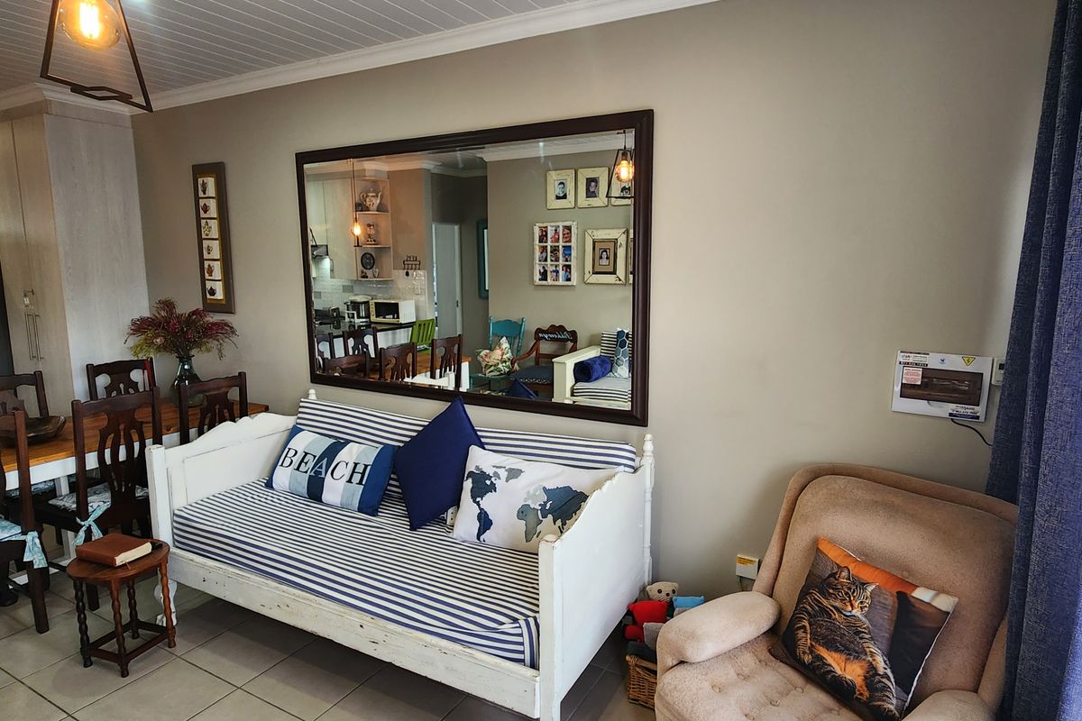 Smart design. Eco-friendly living. The perfect secure lock-up-and-go. - Photo 5