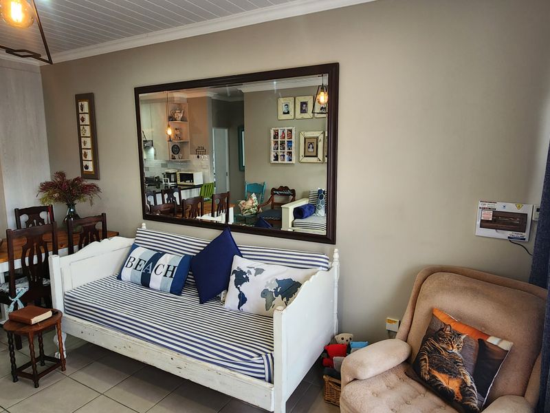 Smart design. Eco-friendly living. The perfect secure lock-up-and-go. - Photo 5