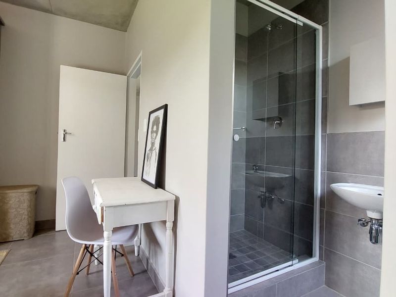 LAST REMAINING 45 SQM GROUND FLOOR UNITS – Brand-New 2-Bedroom Apartments from R830,000 | 12-Month L - Photo 7