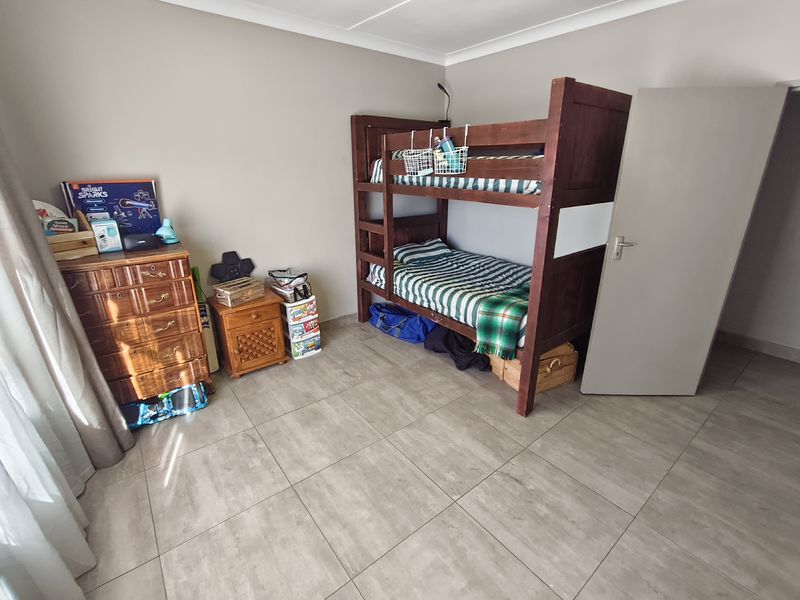 Beautifully renovated. Secure. Move-in ready - Photo 5