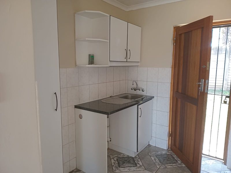 Cleland  - Simplex To Let - Photo 9
