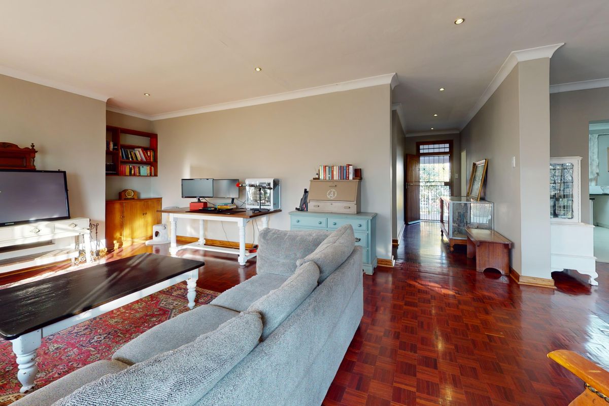 Large 3 Bedroom 2.5 Bathroom Townhouse- Klippoortjie - Photo 3