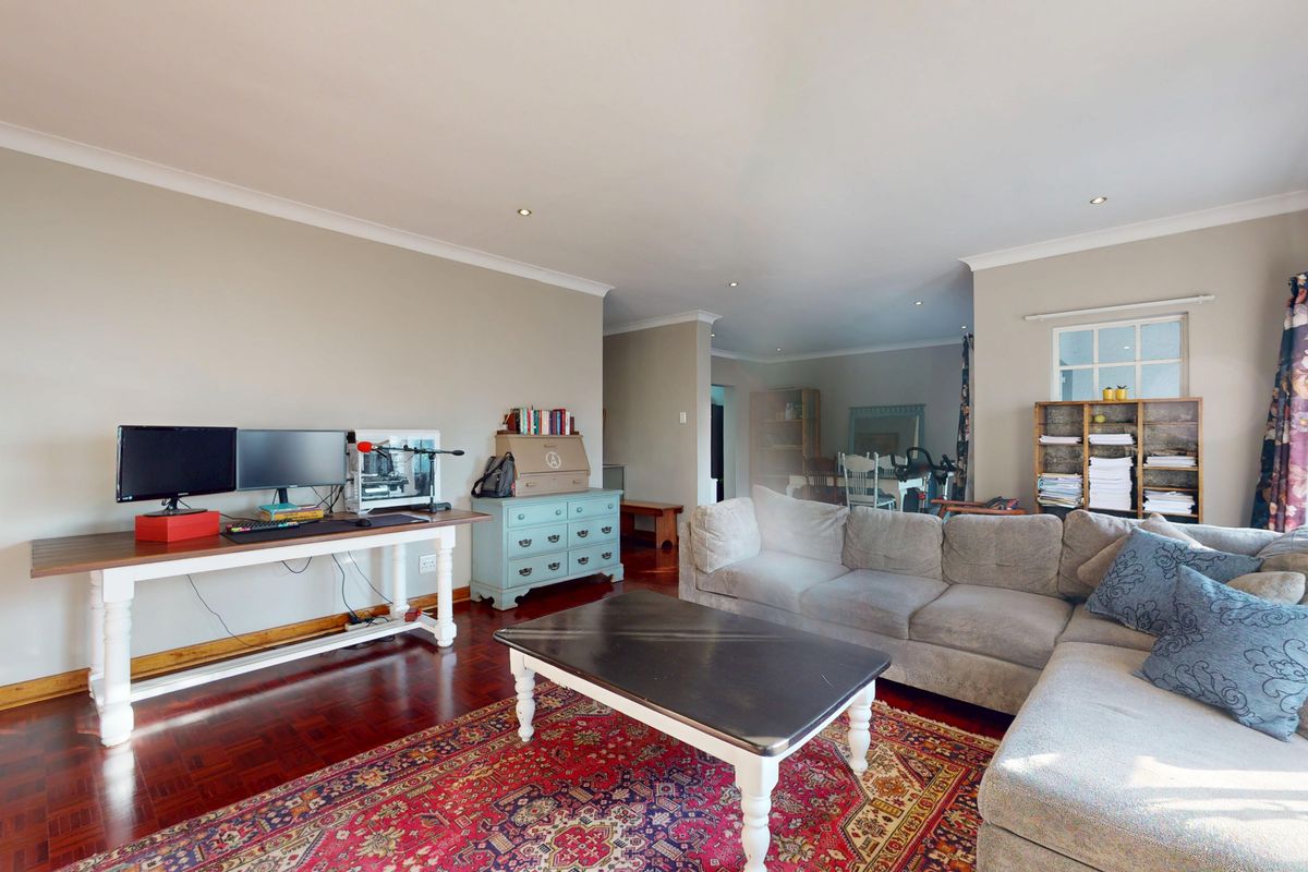 Large 3 Bedroom 2.5 Bathroom Townhouse- Klippoortjie - Photo 5
