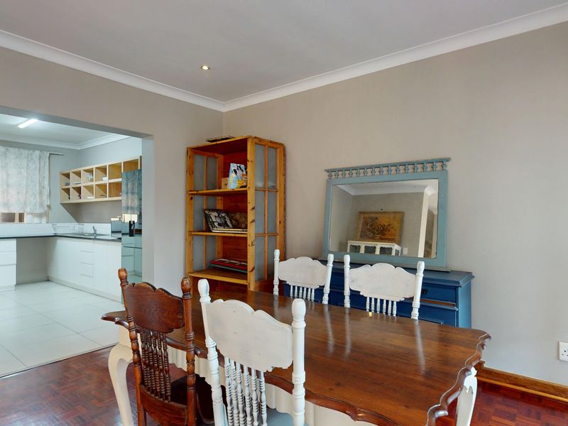 Large 3 Bedroom 2.5 Bathroom Townhouse- Klippoortjie - Photo 8
