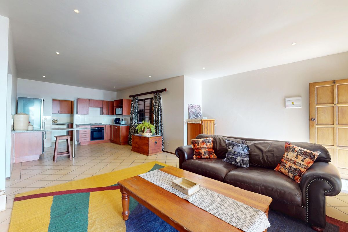 4 Bedroom, 2.5 Bathroom Family Home- Sunnyrock - Photo 5