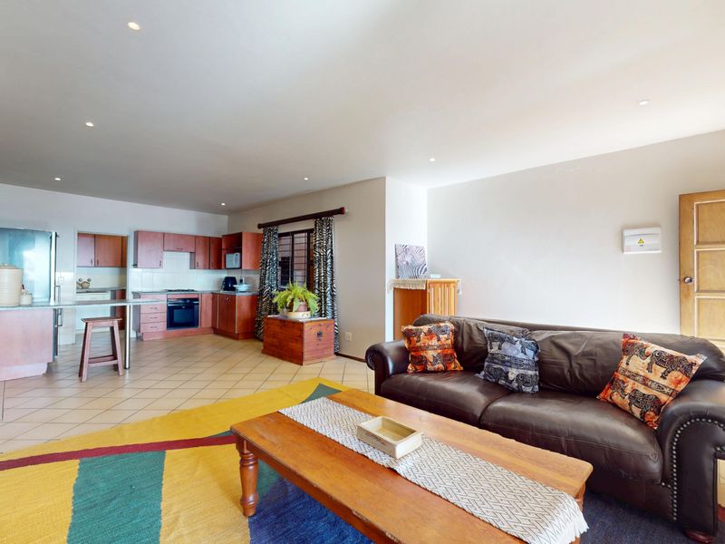 4 Bedroom, 2.5 Bathroom Family Home- Sunnyrock - Photo 5