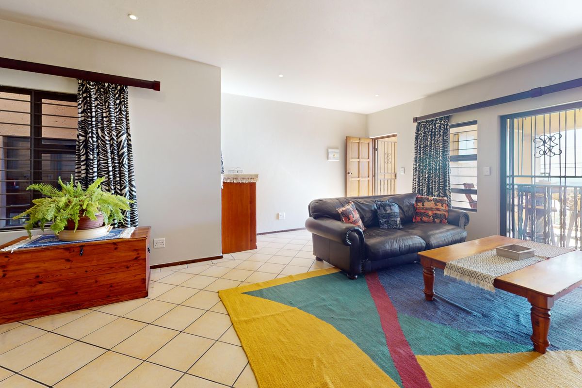 4 Bedroom, 2.5 Bathroom Family Home- Sunnyrock - Photo 3