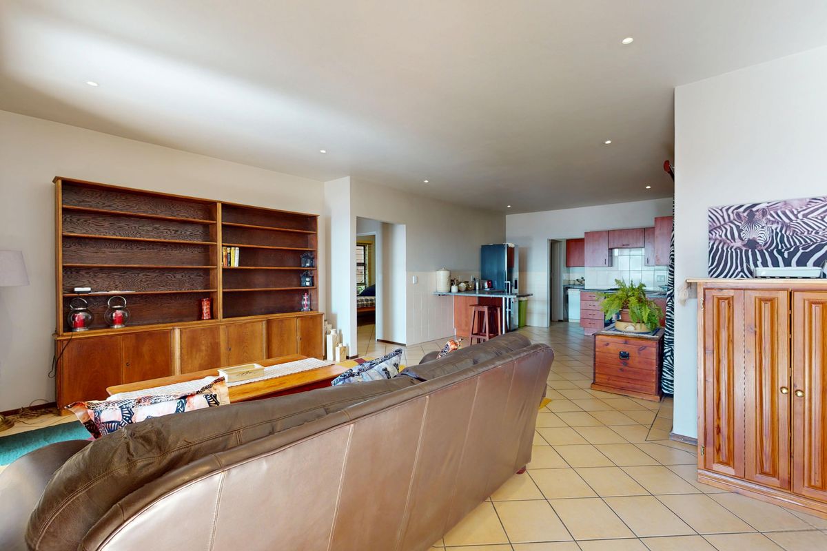 4 Bedroom, 2.5 Bathroom Family Home- Sunnyrock - Photo 2