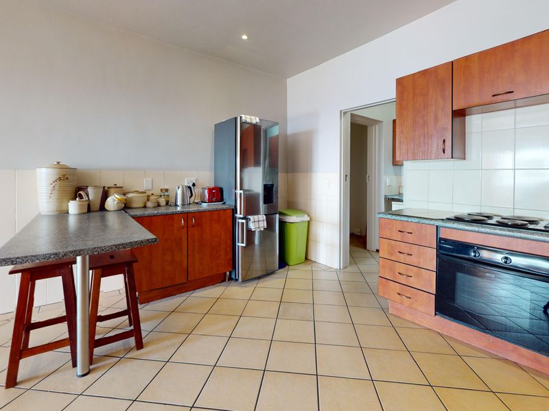 4 Bedroom, 2.5 Bathroom Family Home- Sunnyrock - Photo 10