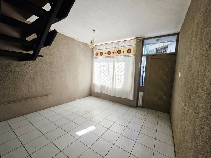 Secure 3-Bedroom Duplex with Private Pool - Photo 4