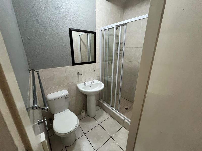 Corporate Staff Accommodation To Let - Photo 9