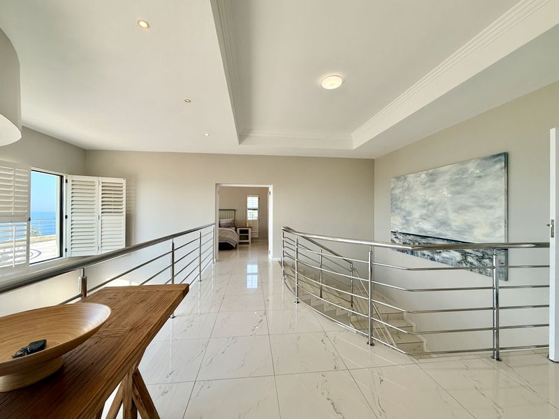 Luxury Coastal Living with Panoramic Ocean Views and Guesthouse rights - Photo 4