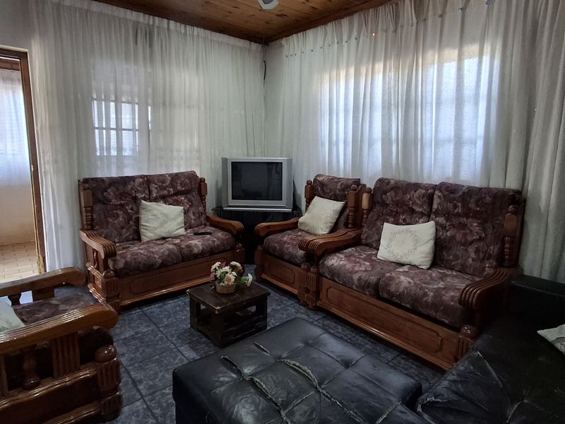 4 Bedroom House for Sale - Photo 3