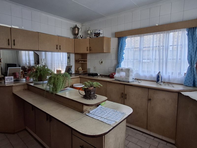 4 Bedroom House for Sale - Photo 7